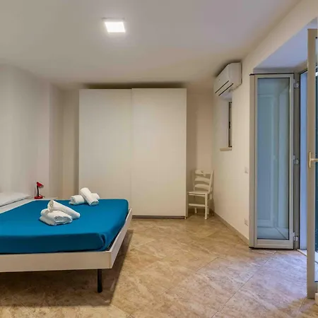 John's House Апартаменты *