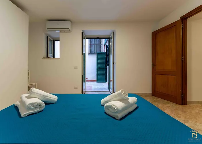 John's House צ'פאלו