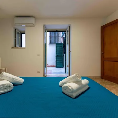 John's House Cefalu