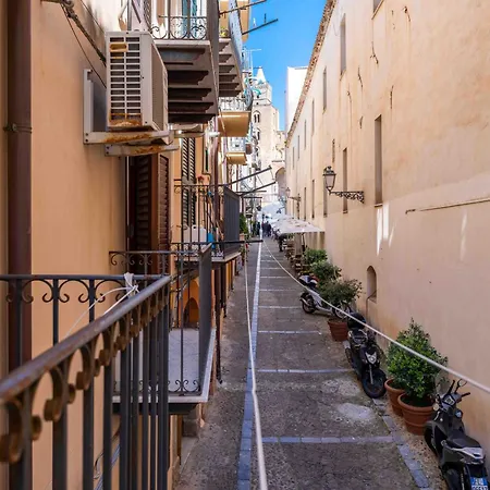 Apartment John's House