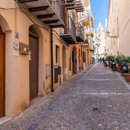 John's House Cefalu